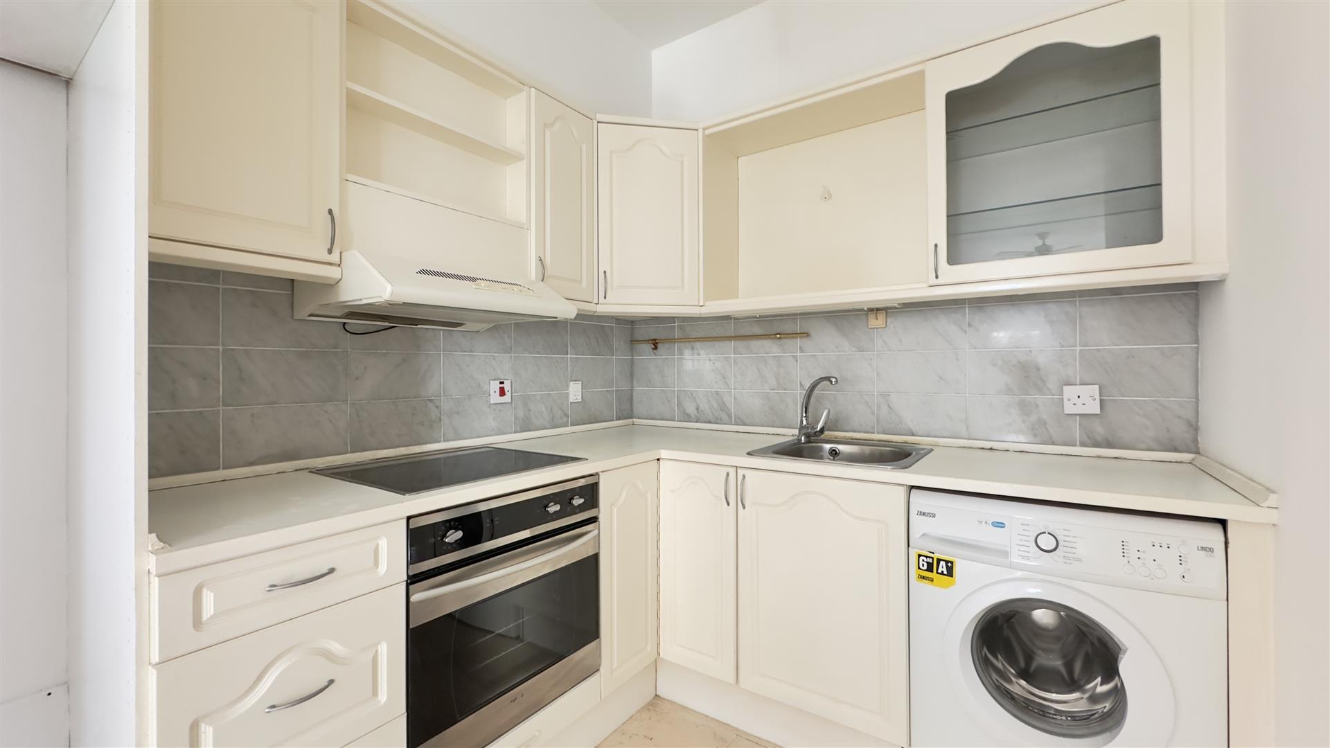 Image of Apartment - 1 Bedrooms - 1 Bathrooms for Sale in Eurotowers-Gibraltar, Image 4